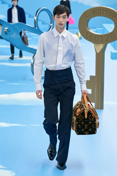 Look 9